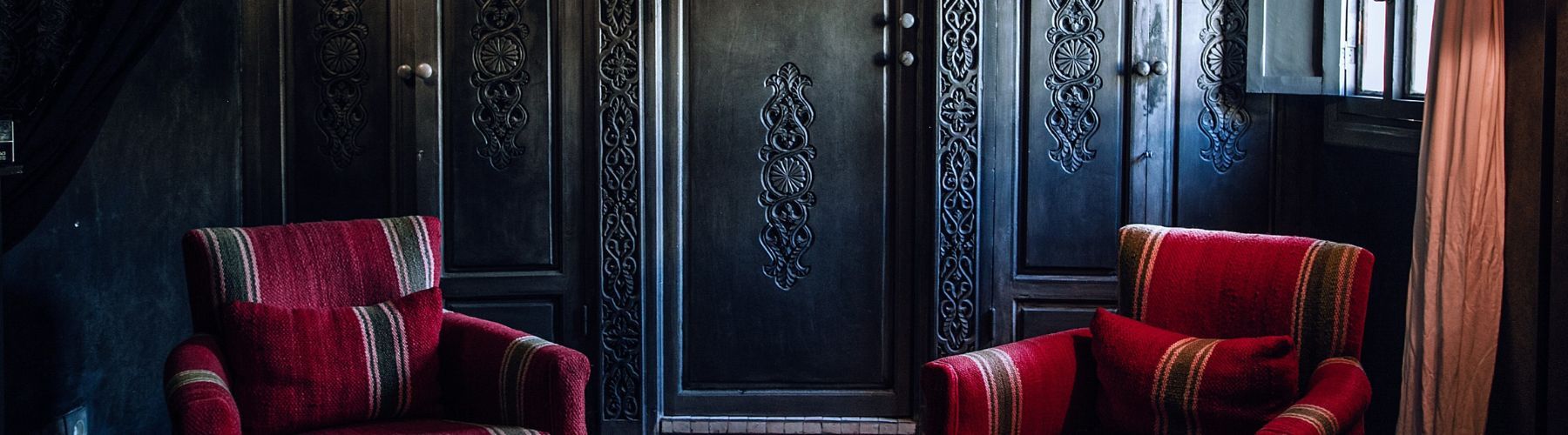 Adding Victorian style to your living room